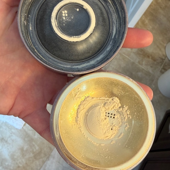 Hourglass VEIL Translucent Setting Powder - Picture 5 of 5
